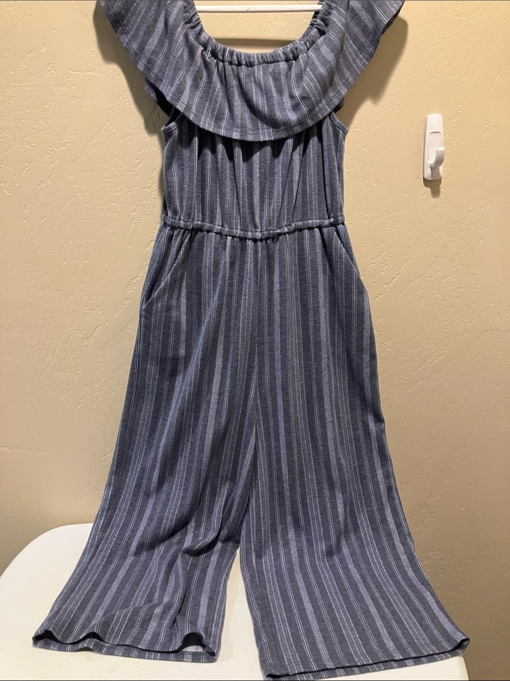 Eyeshadow Blue Striped Ruffle-Neck One-Piece Romper Size 12 Capri